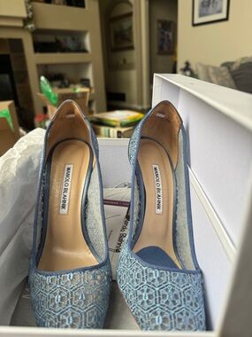 Manolo Blahnik 105MM Lace PointedToe Pumps lace cobalt, 38 (8)